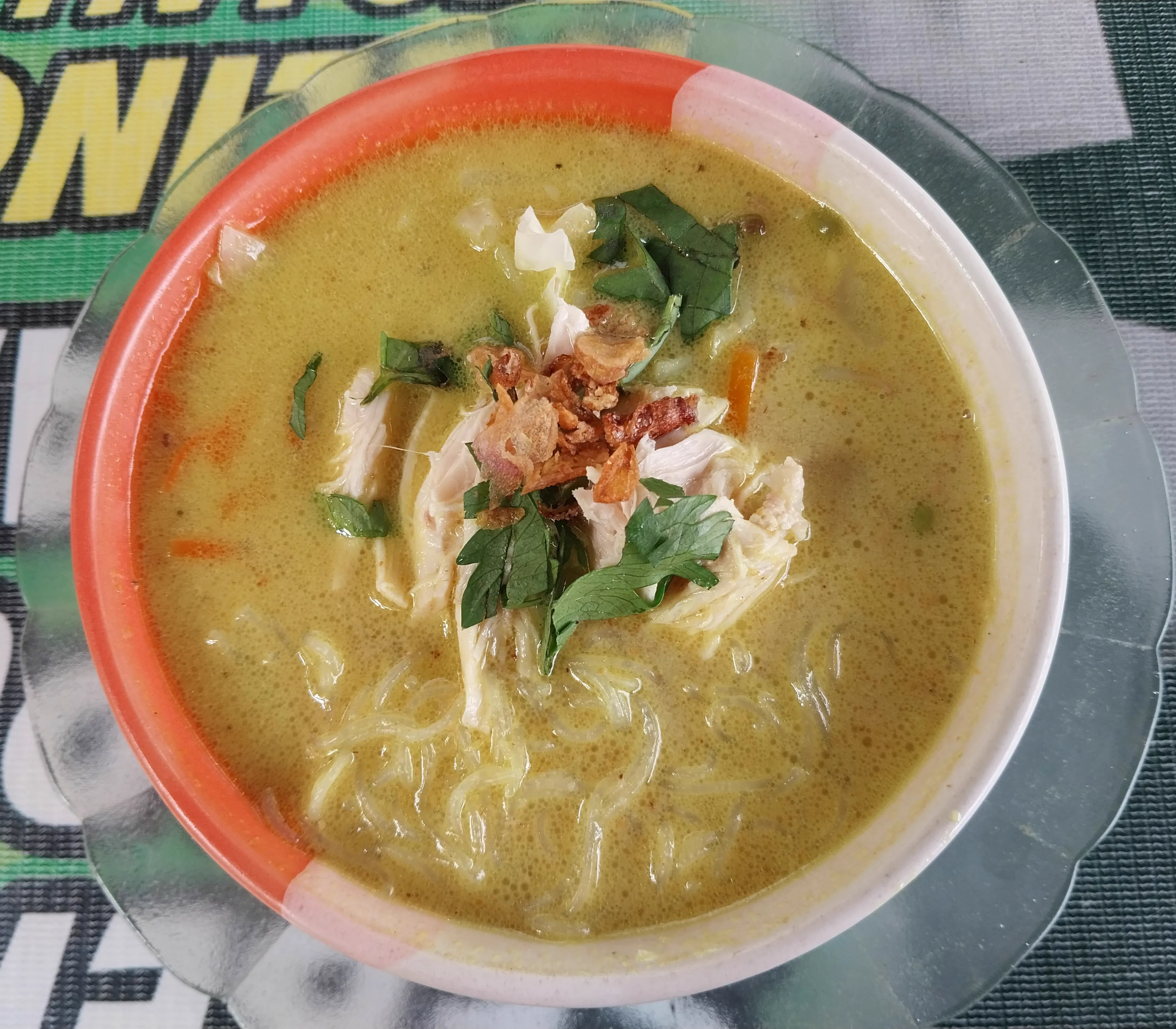 A bowl of Nasi Lesah, a Magelang rice and soup dish